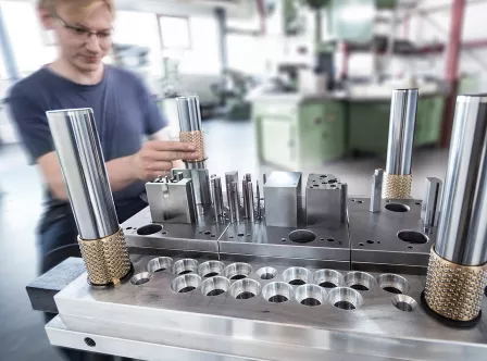 Werkzeugbau – Stanz- und Biegeteile – Schweigert GmbH